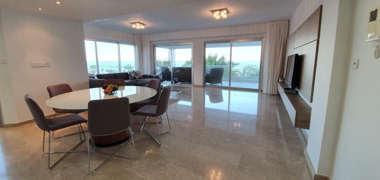 Апартаменты Pegasus Beach Front Лимасол Экстерьер фото
