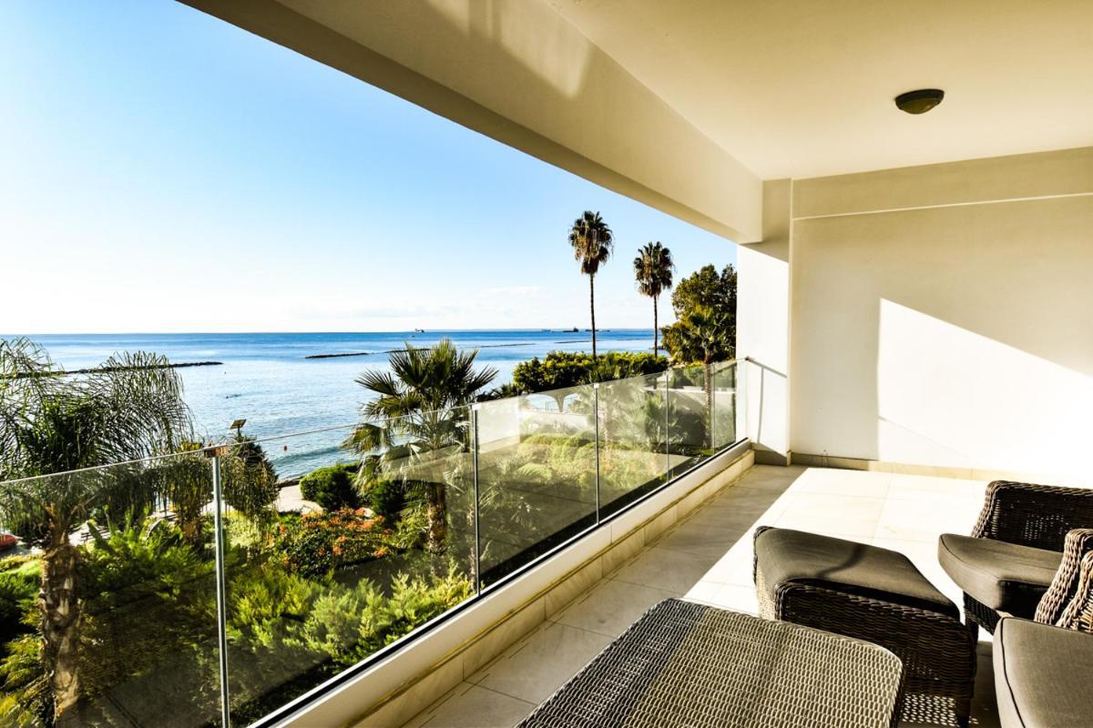 Апартаменты Pegasus Beach Front Лимасол Экстерьер фото