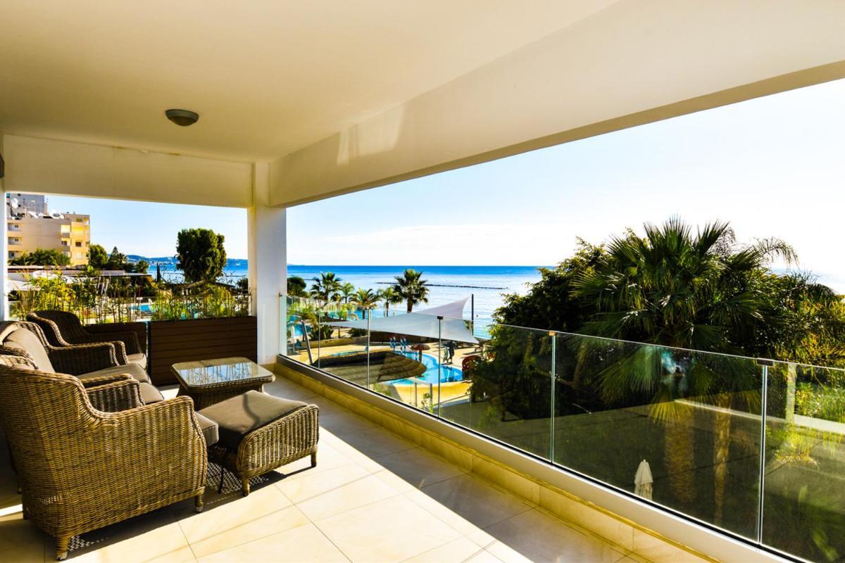 Апартаменты Pegasus Beach Front Лимасол Экстерьер фото